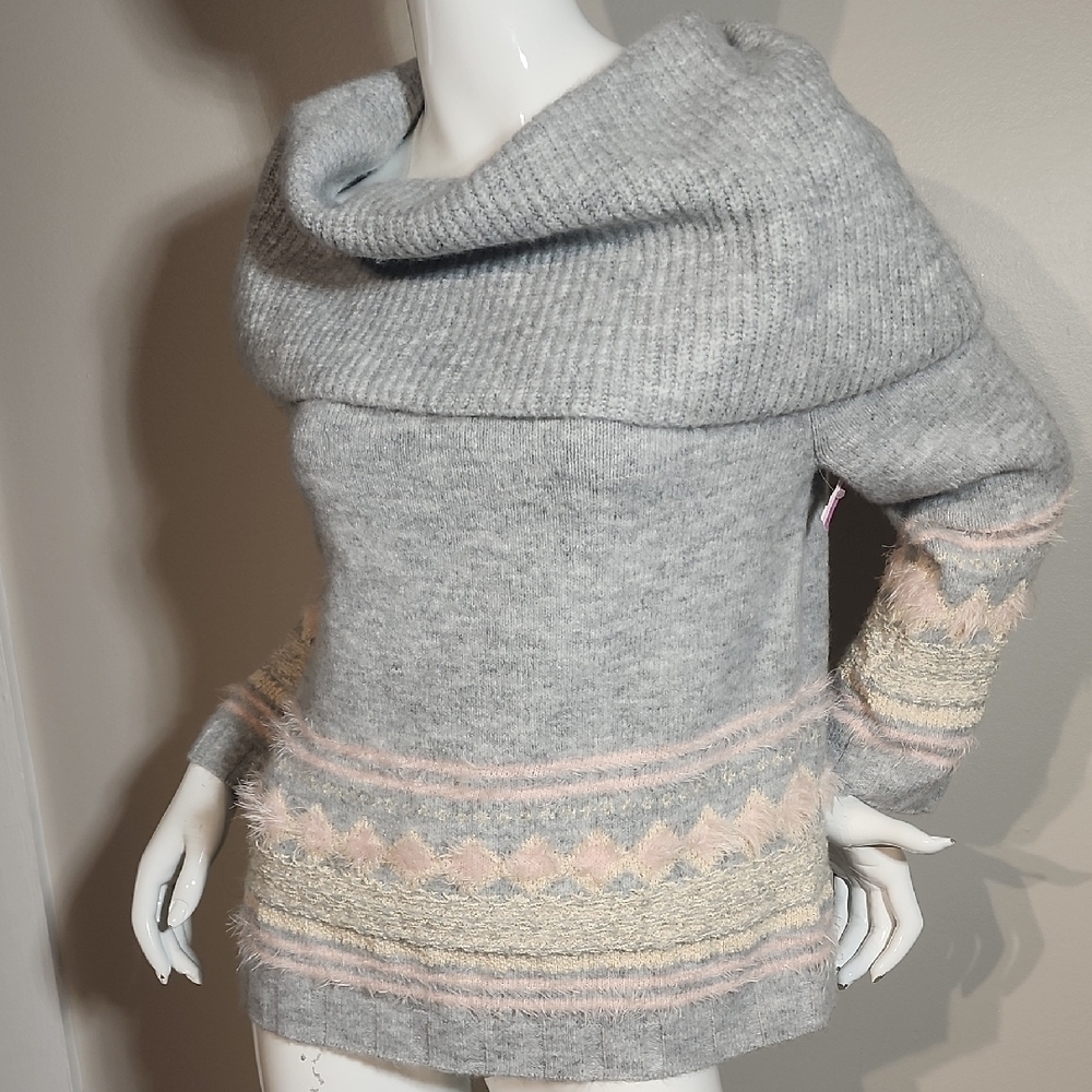 Caslon Gray Sweater with Pink and Cream Accents - Picture 3 of 8